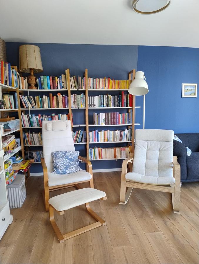 Bibliothek & Wohnzimmer